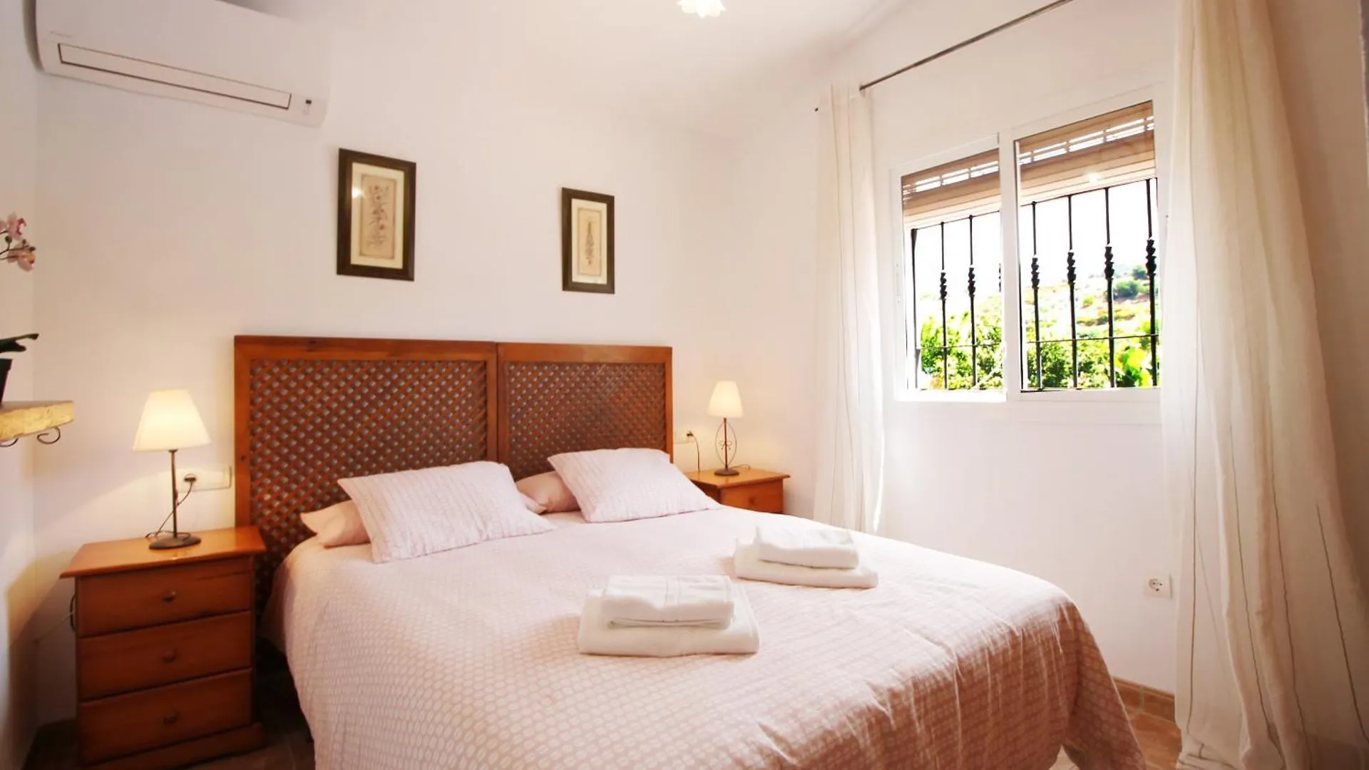 Cortijo De La Musica Spainsunrentals Frigiliana